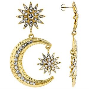 🍁Morgan Le Fay Goldtone and Crystal Moon and Star Earrings.